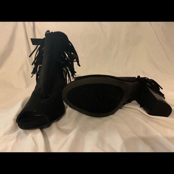 Sandals - Picture 2 of 4